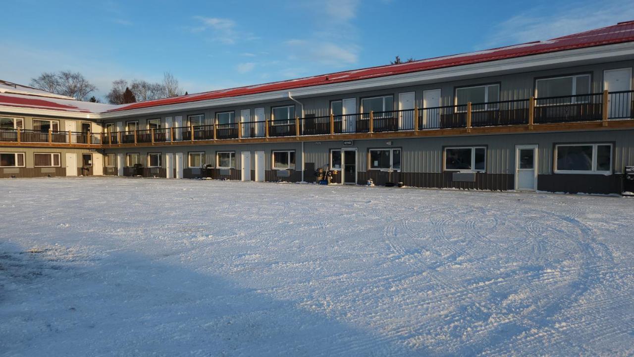 Outdoorsman Motel Вава Екстер'єр фото