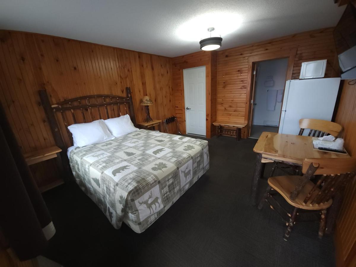 Outdoorsman Motel Вава Екстер'єр фото