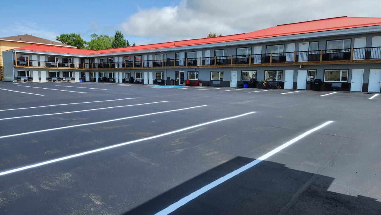 Outdoorsman Motel Вава Екстер'єр фото